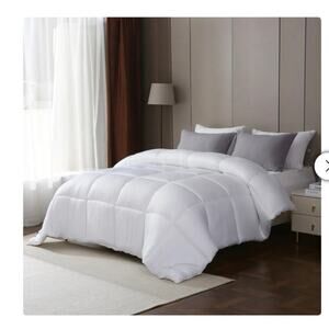 300 Thread Count 100% Viscose from Bamboo White Comforter